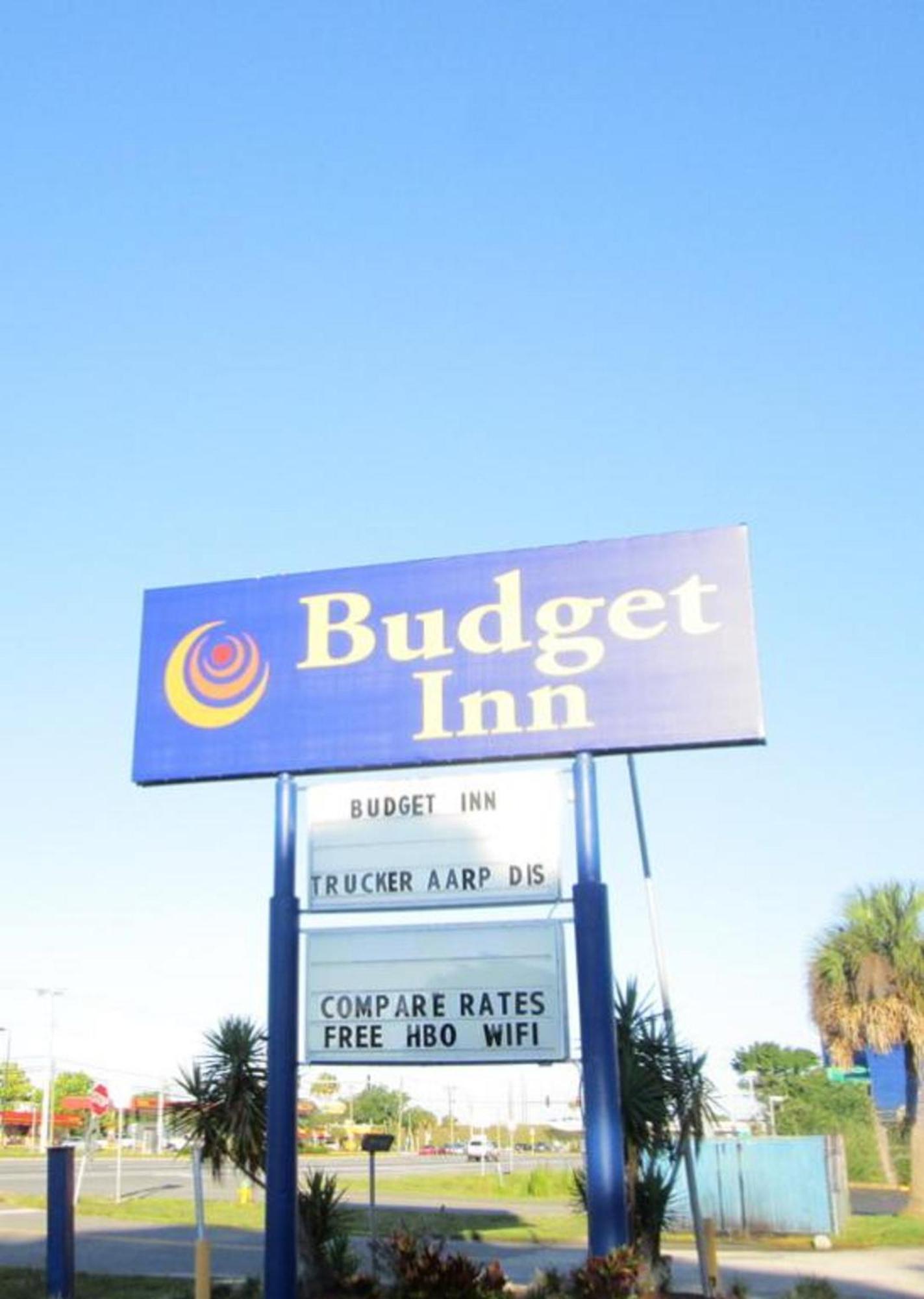 Budget Inn Коко Екстериор снимка